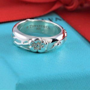 Beautiful Tiffany & Co Sterling Silver Nature Rose Band Ring - Size 5.5
